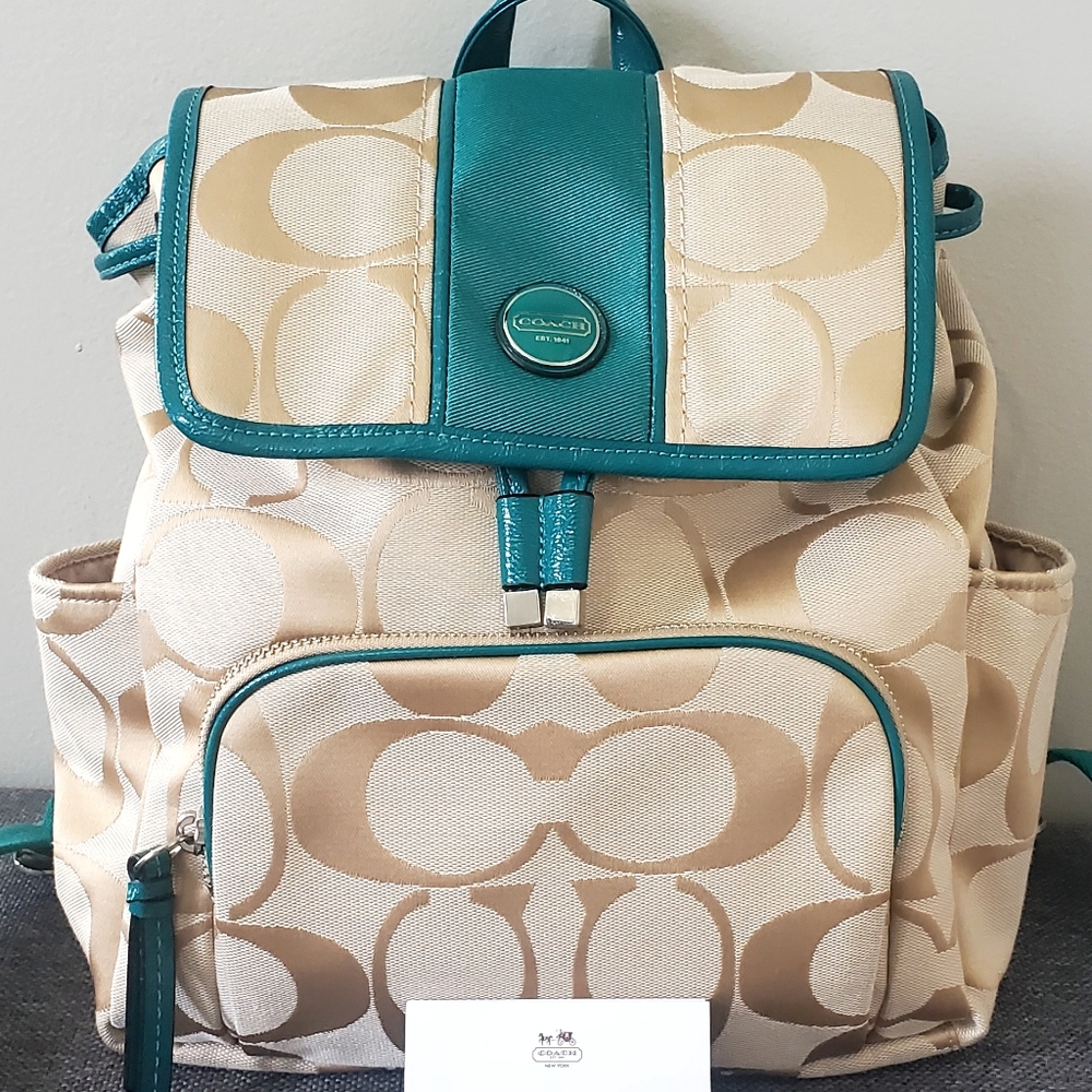 ****SOLD****Coach signature backpack Vintage 2000's